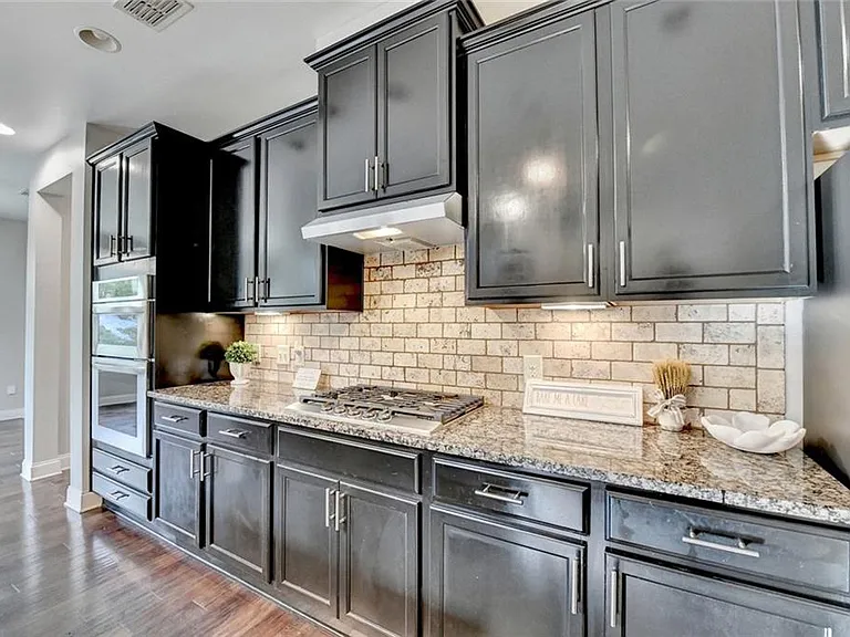 2540 Maple Ridge Ln — Photo 22