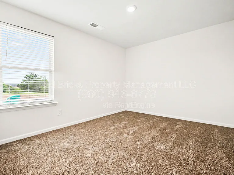 1007 Maylen Trce — Photo 26