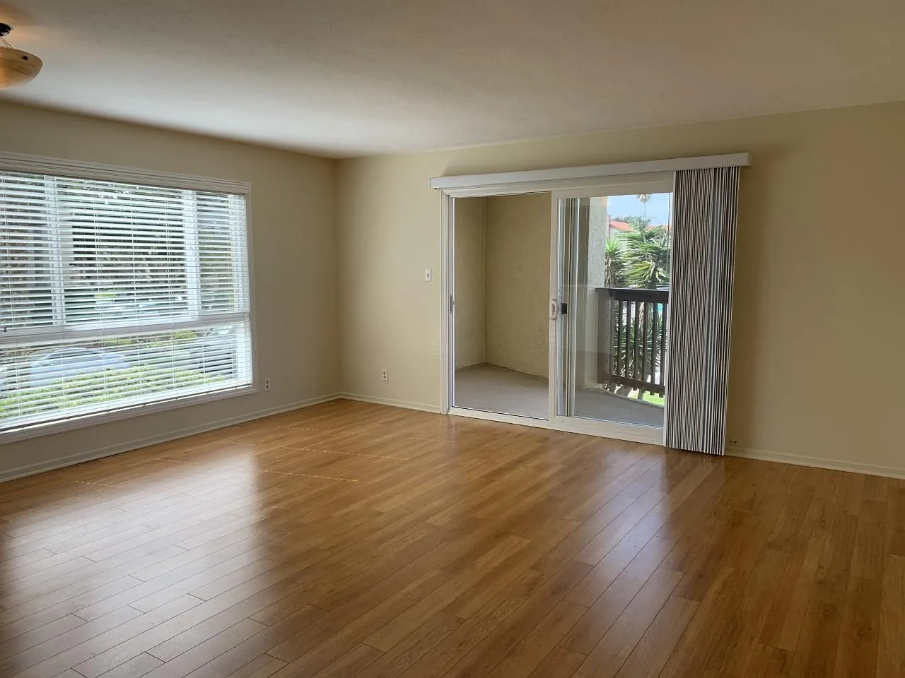 2 bed, 1.5 bath, 900 sqft, $3,595 — Photo 2
