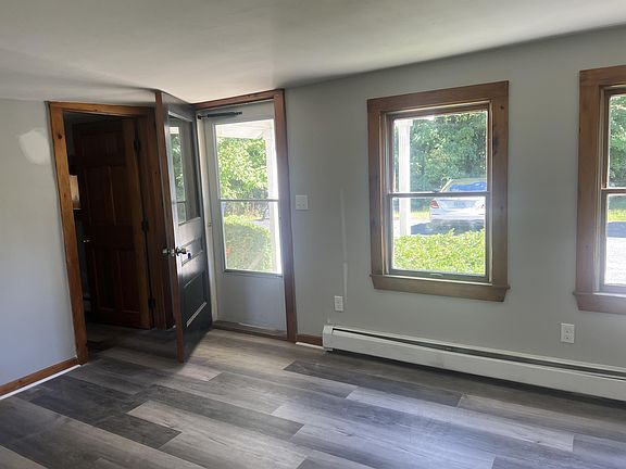 5th image of 5 Kingston Rd #B