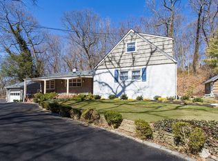 12 Dunlop Rd, Huntington, NY 11743