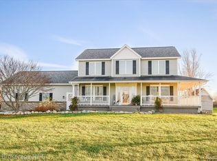 11464 Davison Rd, Davison, MI 48423