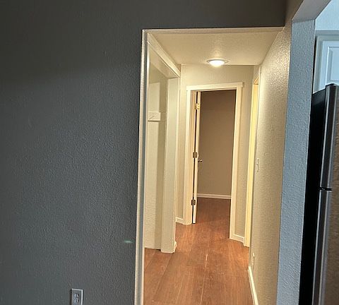 4th image of 237 S Montgomery St APT 2