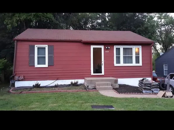 233 Connolly Dr, Saint Louis, MO 63135
