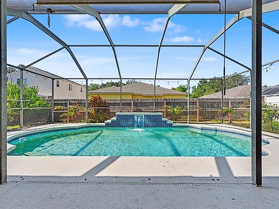 3rd image of 12640 Longcrest Dr