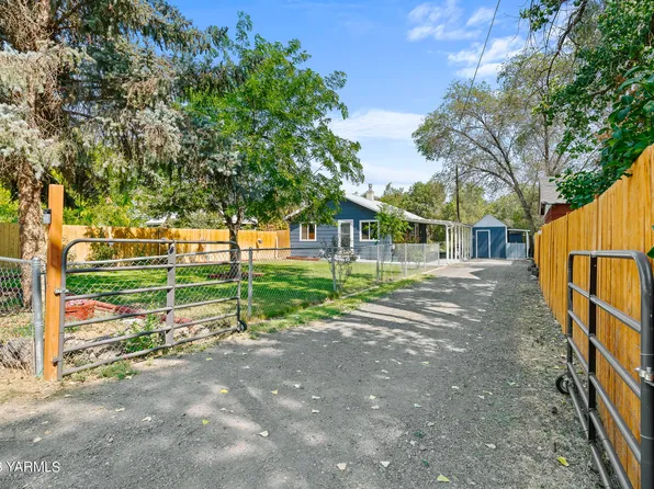 31 Leonard Ln, Selah, WA 98942