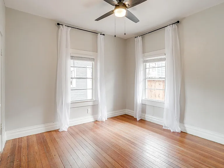 1405 S Henderson St — Photo 37