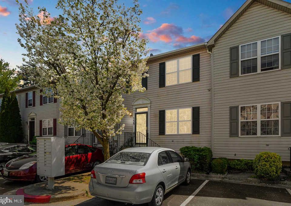 1st image of 155 Brightwater Dr