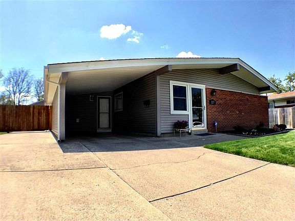 3rd image of 227 Gramercy Dr