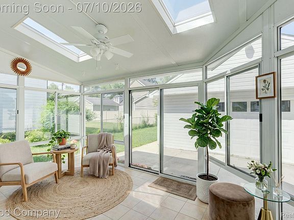 2nd image of 3689 Phillips Ave