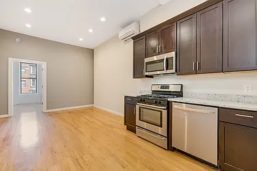 Rented by R New York