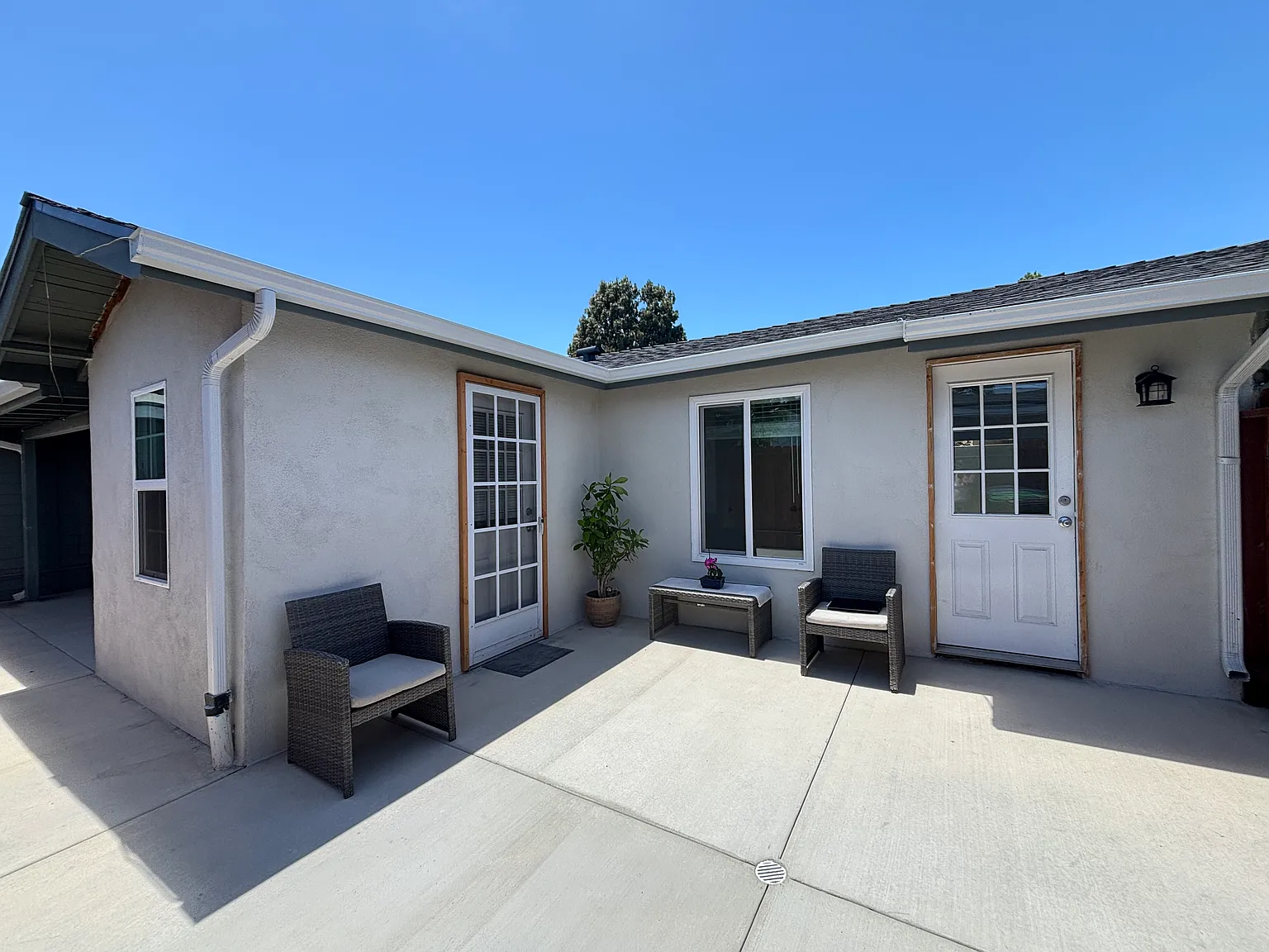 1 bed, $2,600 — Photo 2