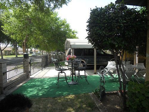 2nd image of 2058 Birch St