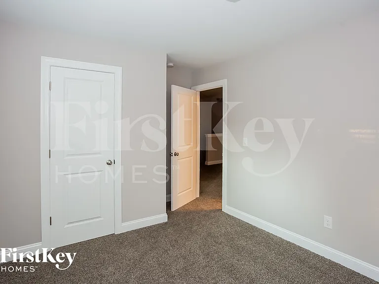 1009 W A St — Photo 15