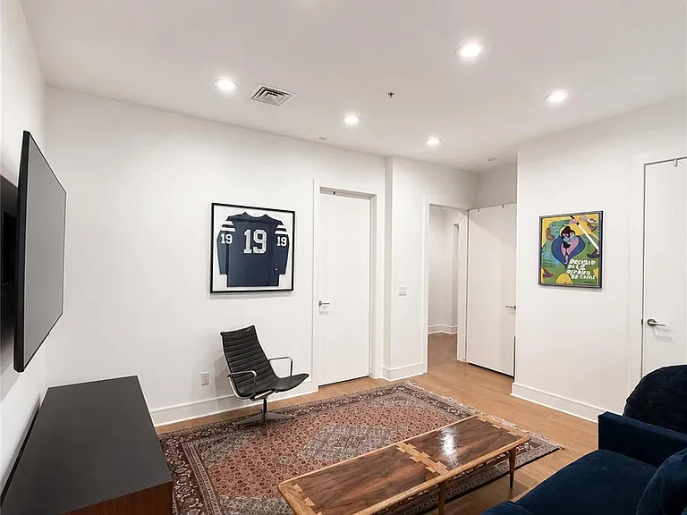 555 5th St #730 — Photo 17