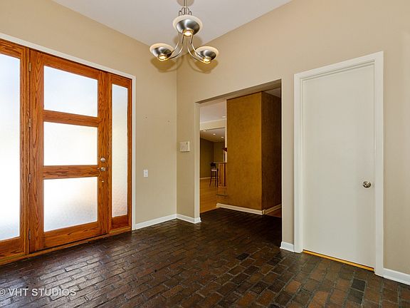 2nd image of 275 Leslee Ln