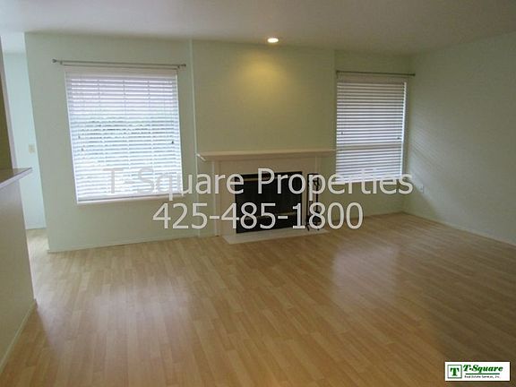 4th image of 14027 NE 181st St APT B104
