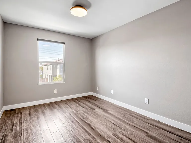 7110 Cass Ave — Photo 12