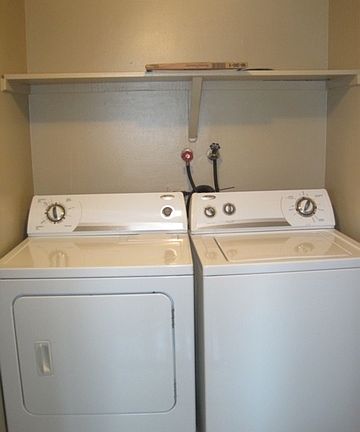 2nd image of 1440 Vista Walk APT C