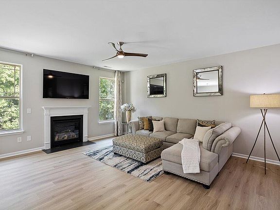 5th image of 3331 Perrin Dr