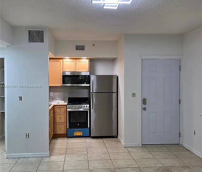 2630 SW 28th St #14 — Photo 1