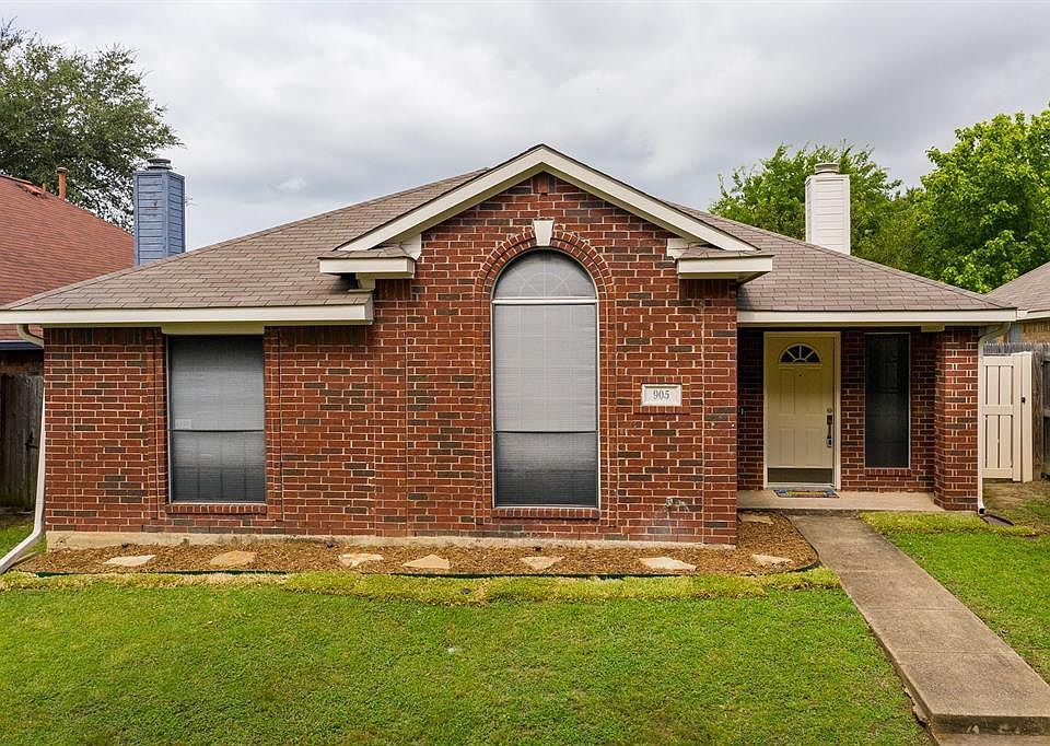 1st image of 905 Haverstraw Pl