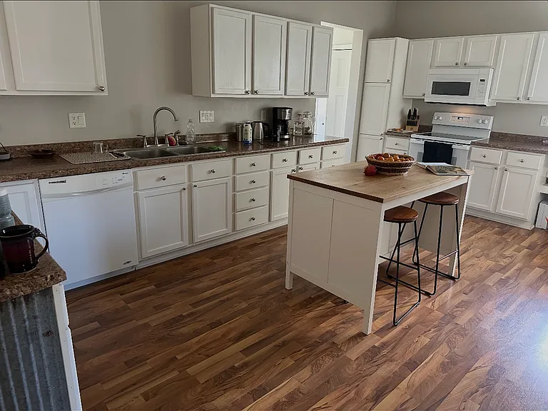 2315 Clark St — Photo 1