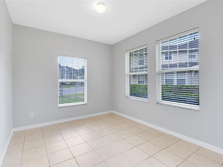 2064 Cypress Bay Blvd — Photo 9