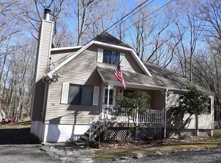 216 Robin Ct, Bushkill, PA 18324