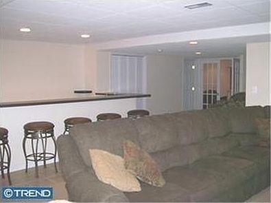 5th image of 8 Sparrow Ct