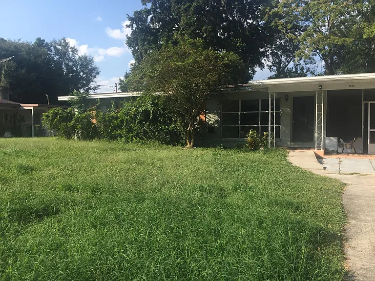 1906 Chesley Dr — Photo 11