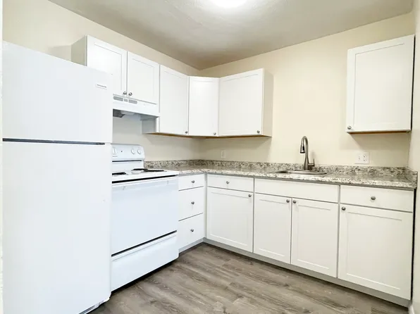 40 Mellen St APT 6, Framingham, MA 01702