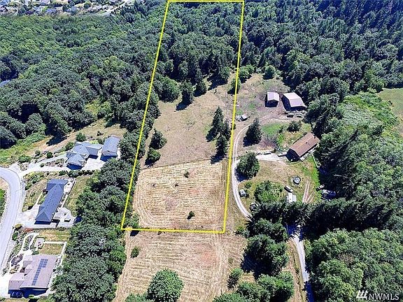 5th image of 23224 Amanda Ln