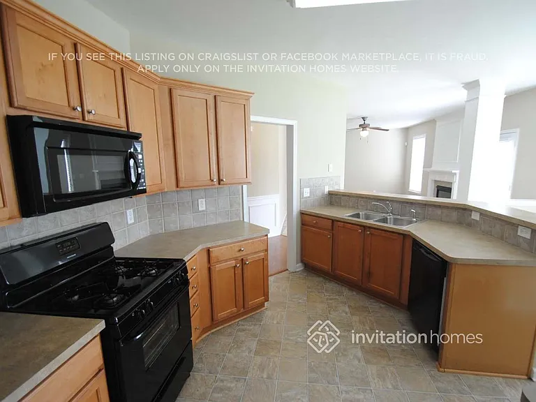 4402 Walforde Blvd — Photo 6
