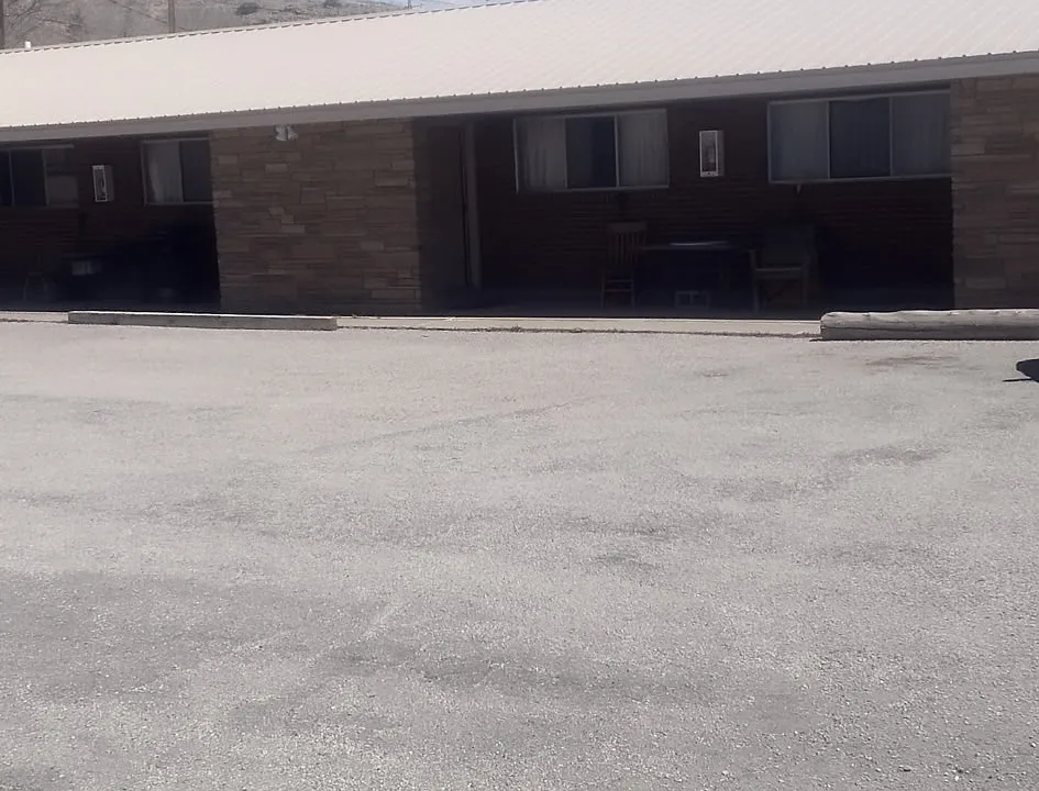 2011 W Spruce St