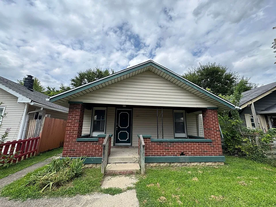 1630 Iowa St