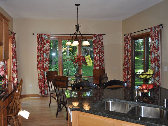 Kitchen Sink and dinette