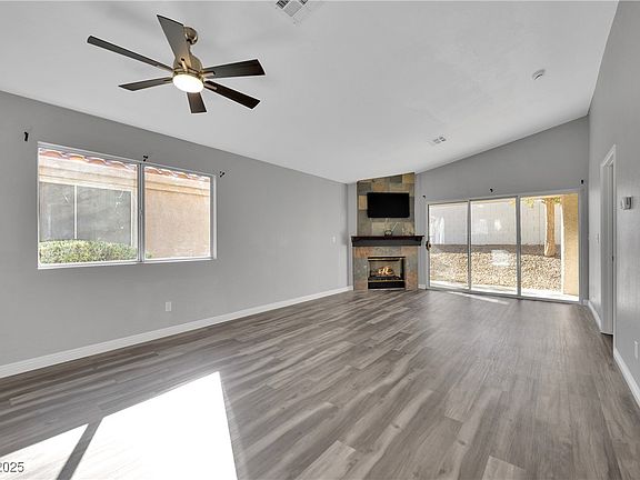 2nd image of 549 Yacht Harbor Dr