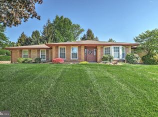 2220 Landon Ln, York, PA 17403