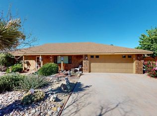 38 Calle Cadena, La Luz, NM 88337
