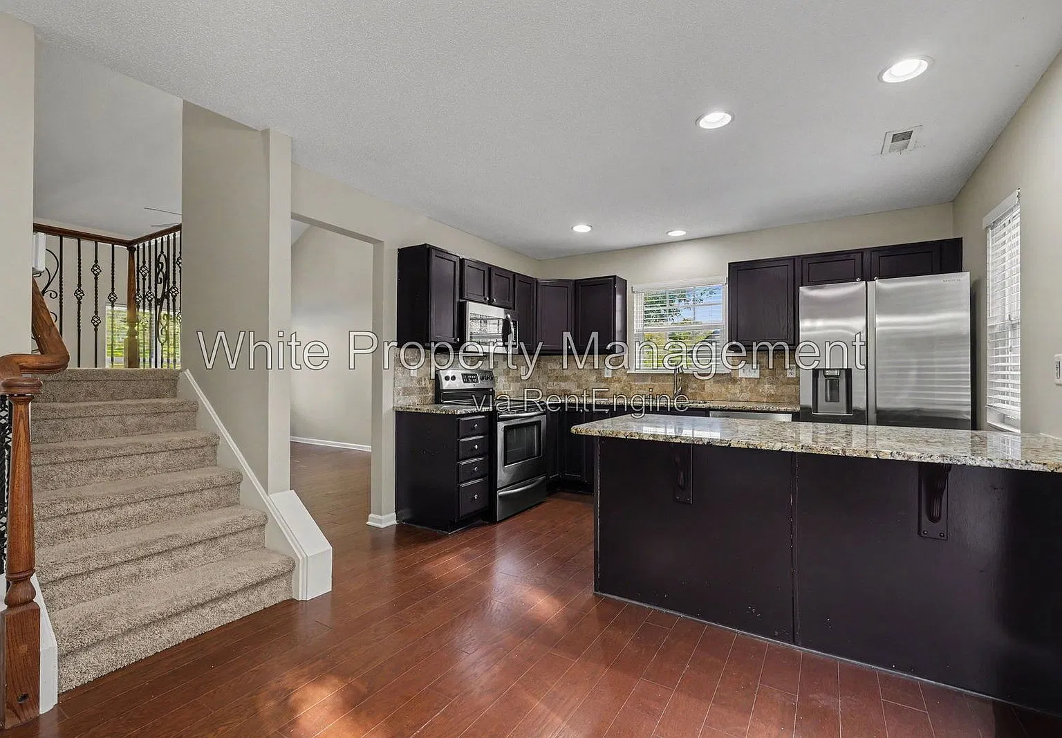 3 bed, 2.5 bath, 2646 sqft, $2,495 — Photo 3