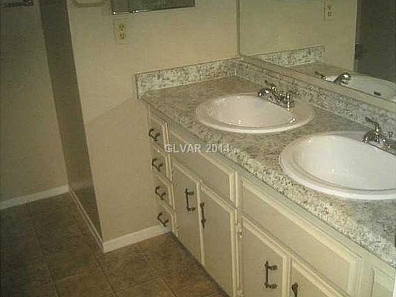 3rd image of 5951 Vegas Dr