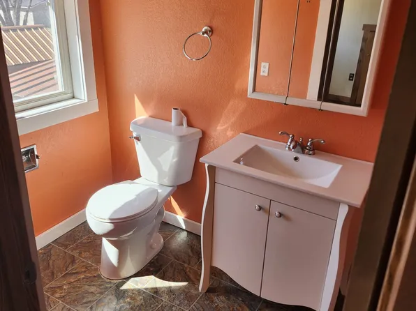 301 W Butternut St, Abbotsford, WI 54405