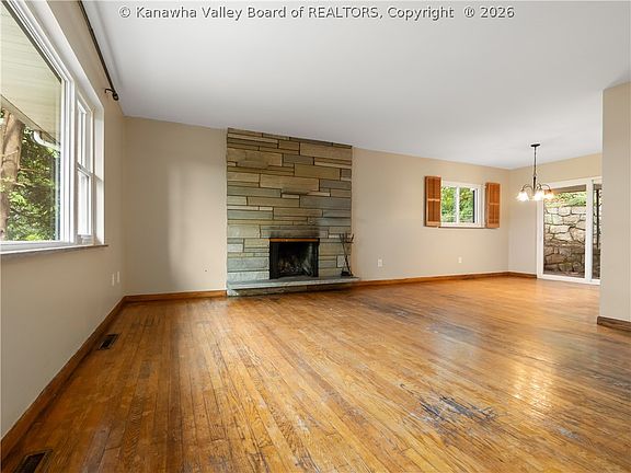 5th image of 852 Beaumont Rd