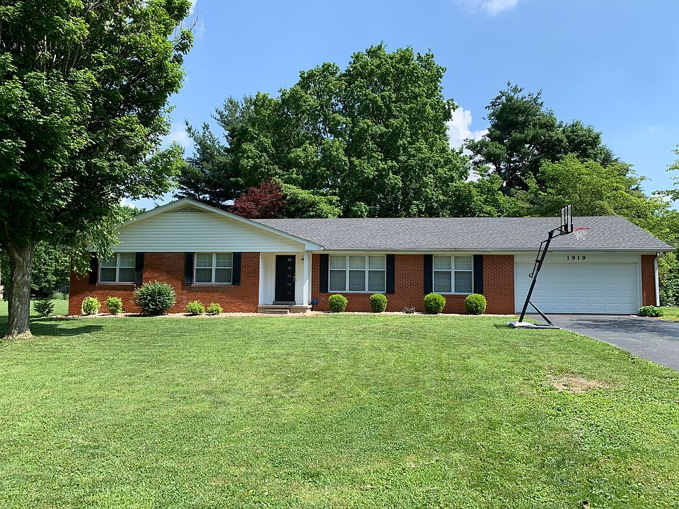 1st image of 1919 Mosswood Dr