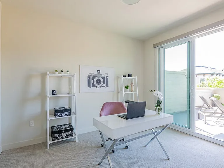 Second and B Street Apartments — Photo 17