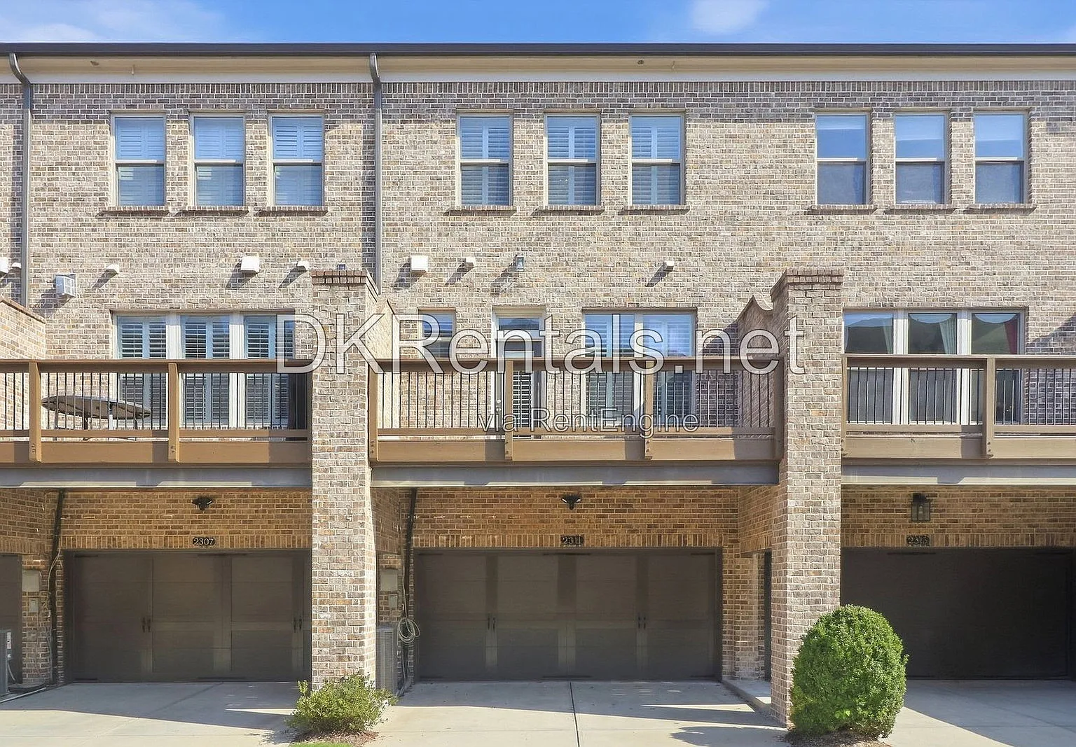 2 bed, 3.5 bath, 2394 sqft, $3,150 — Photo 3
