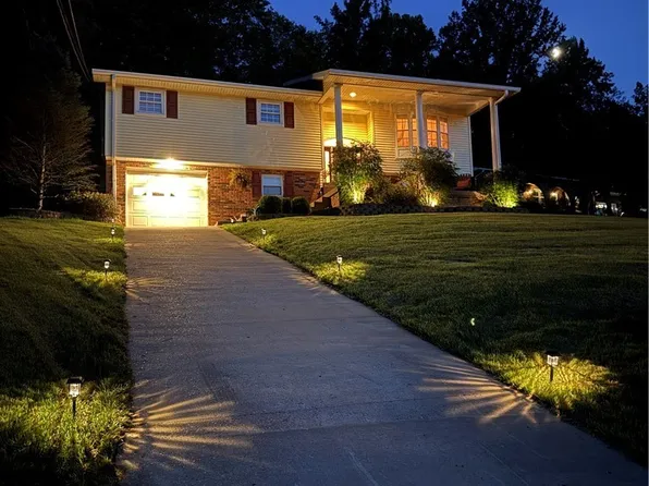 666 Elk Est, Elkview, WV 25071