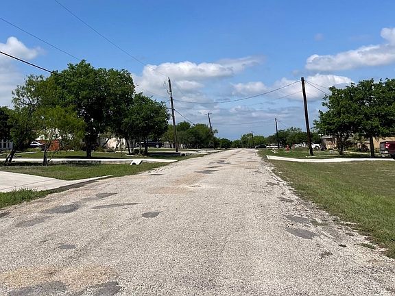 4th image of 730 County Road 3822