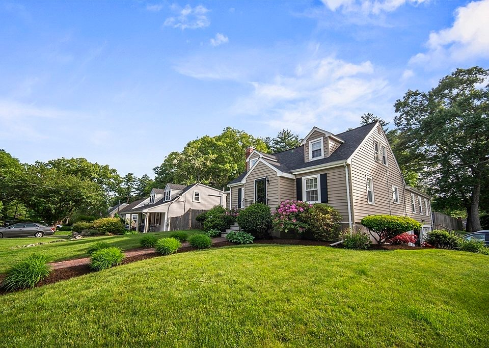 1st image of 51 Higgins Rd